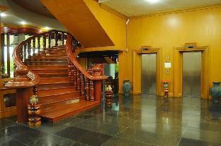Pathumthani Place Hotel Екстериор снимка