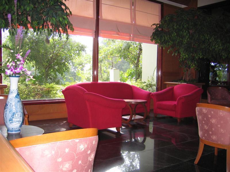 Pathumthani Place Hotel Екстериор снимка