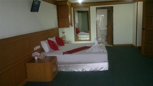 Pathumthani Place Hotel Екстериор снимка
