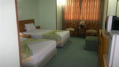 Pathumthani Place Hotel Екстериор снимка